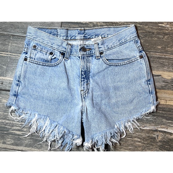 Vintage Levis 515 Light Wash Denim Frayed Hem Jean Shorts Size 8 Upcycled Bootie - Picture 1 of 8